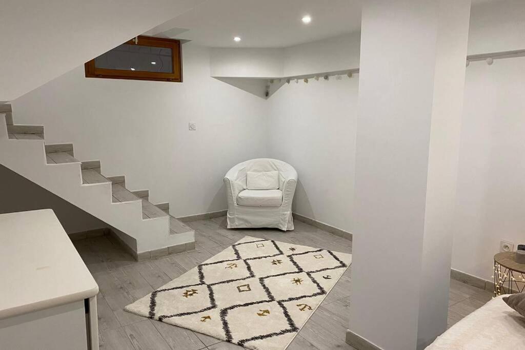Villa Des Oliviers Avec Piscine Chassagny Bagian luar foto